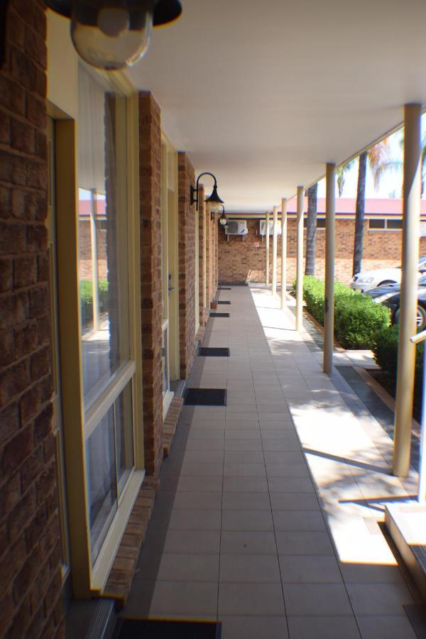 The Oxley Motel 3*